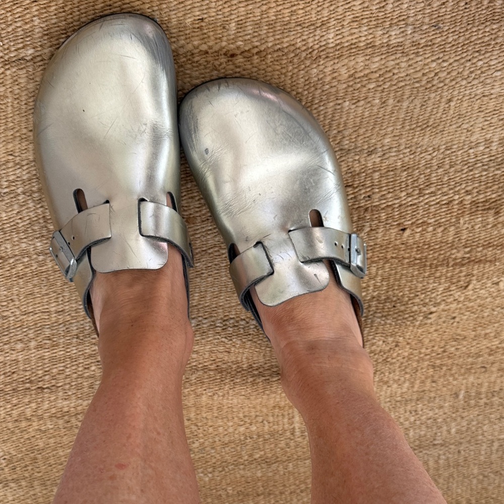 Birkenstock Metallic Silver Clogs - Picture 5 of 12